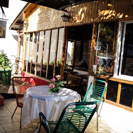 Krieger Haus Hostel Puerto Iguazú Buitenkant foto