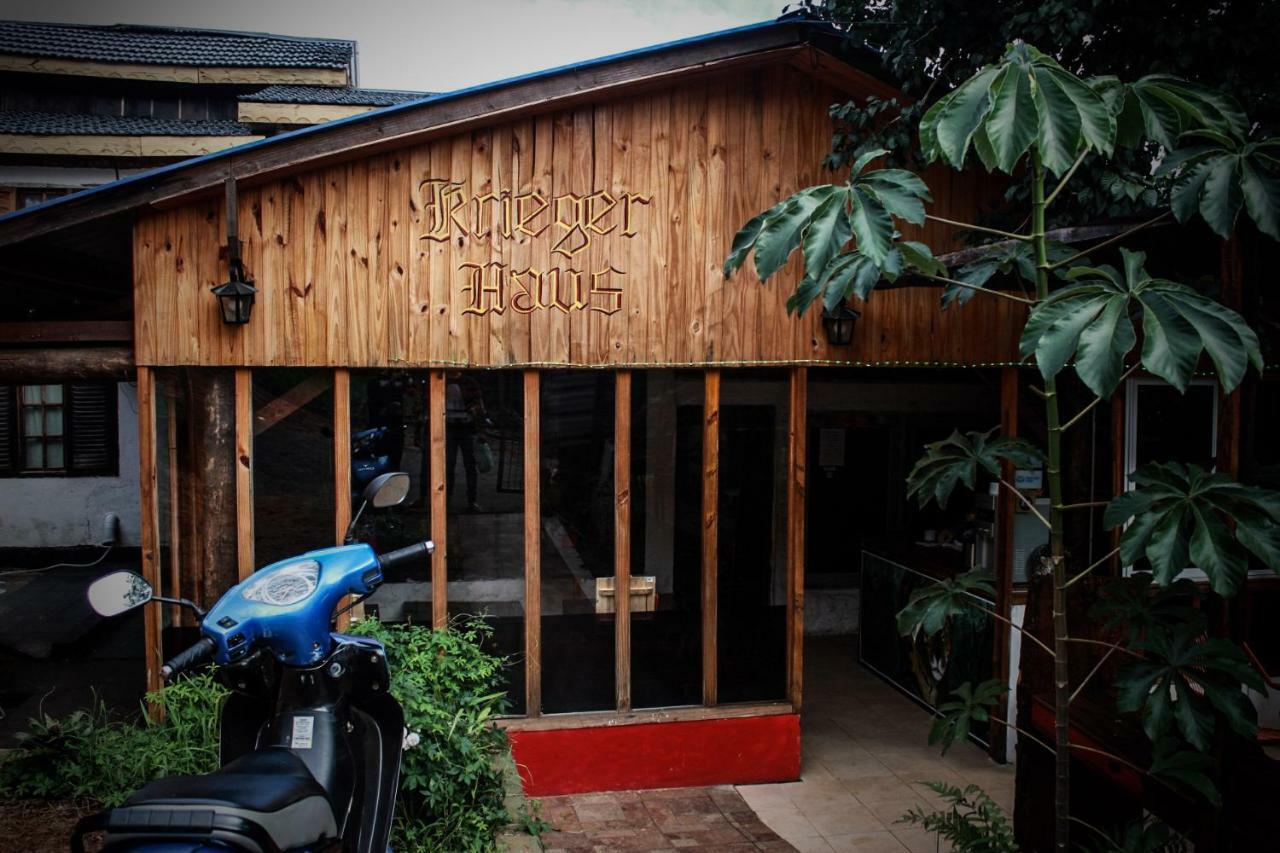 Krieger Haus Hostel Puerto Iguazú Buitenkant foto