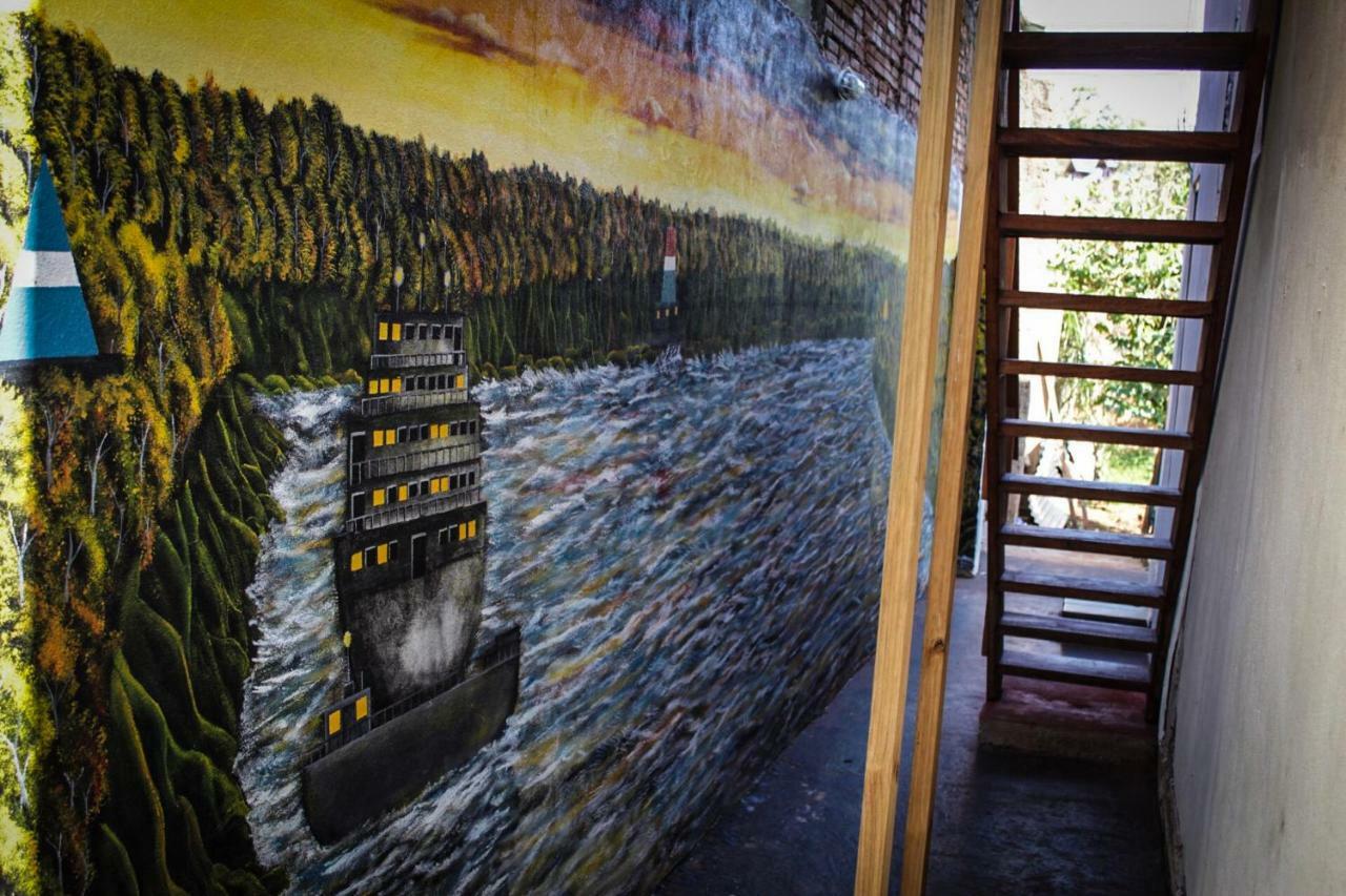 Krieger Haus Hostel Puerto Iguazú Buitenkant foto